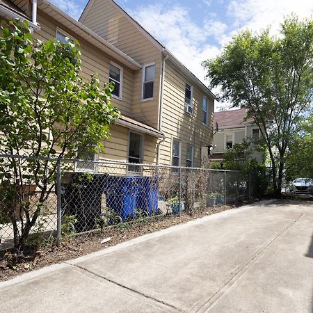 Mid-Century Modern Retreat In Little Italy Apartment Cleveland Exterior photo